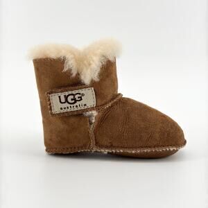 UGG Australia Unisex-Baby Erin Boot Sheepskin Size M (04-05 Months) Cozy & Warm